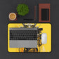 芸者 Lady in Yellow Desk Mat